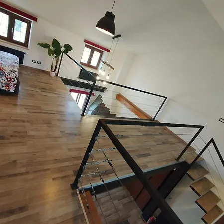 Loft Americano In Apartment Aprilia